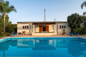Villa Amurusanza Dependance a bordo piscina  Triscina